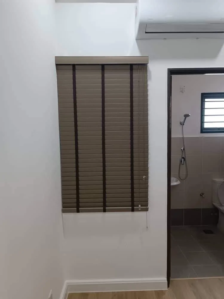 Venetian blinds with horizontal slats by Alam Enterprises